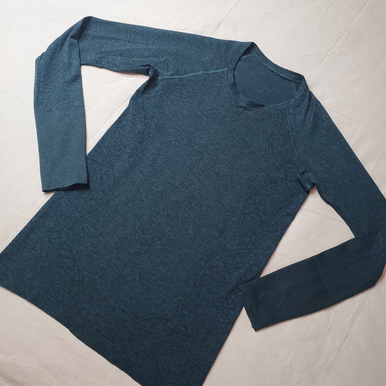 Lululemon Women's Size 8 Swiftly Tech Long Sleeve Crew Top Teal Green